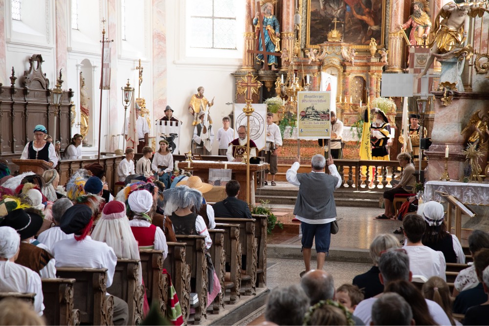 anno1455_Sonntag_Kirche_25002